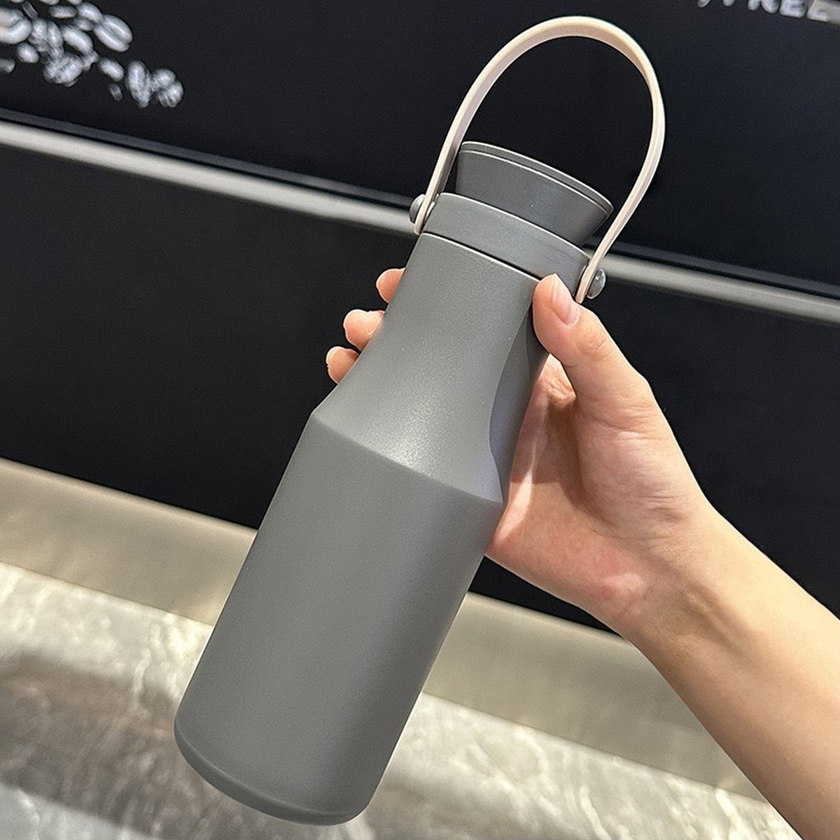 304-stainless-steel-bowling-shape-insulated-sports-bottle gallery-02 alternate_view_or_finish sha256-3a2a4d23b060